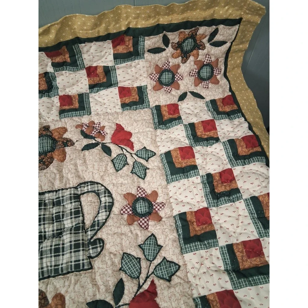 Artisan Handmade Garden Lap Quilt Wall Hanging 33.5x33.5 Square Country Cottage